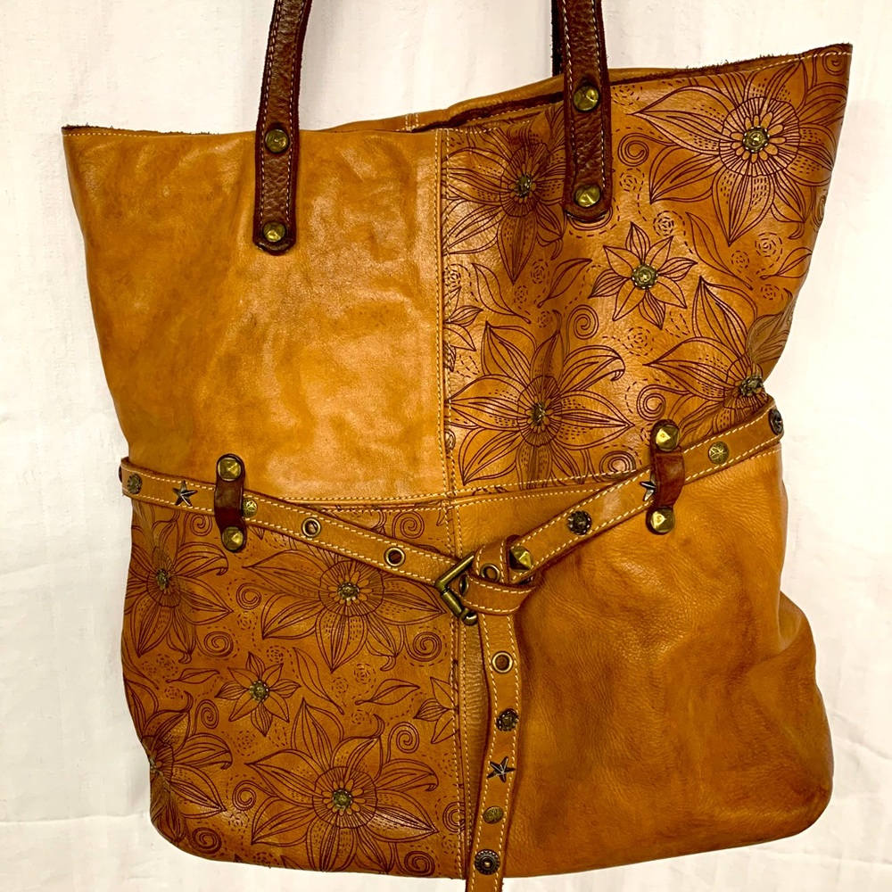 Costanza Rota leather hobo bag.